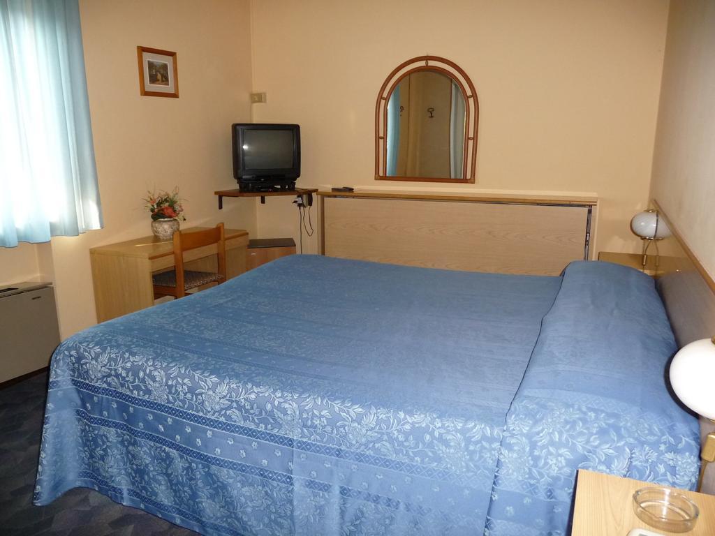 Hotel Astoria Altopascio Quarto foto